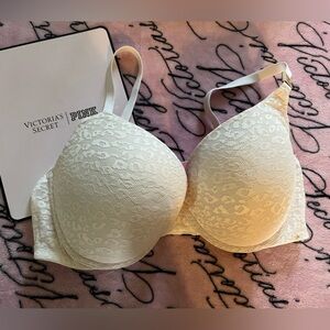 PINK Victoria's Secret Lace Bra - Ivory